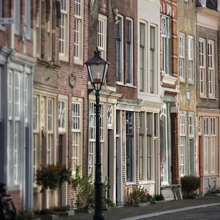 Arthouse Bed & Breakfast 4*